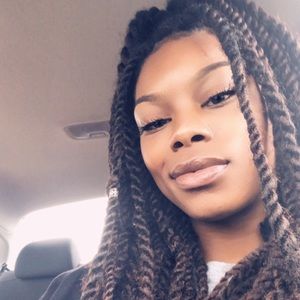 Meet your Posher, Jade